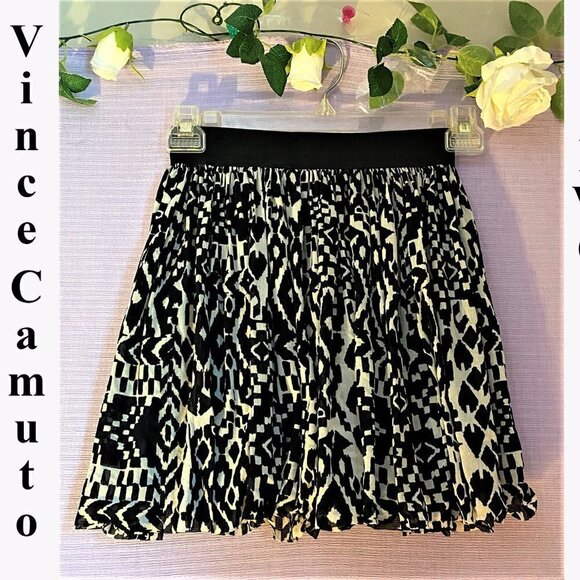 NWOT Vince Camuto Mini Skirt. Size Extra Small. - Picture 1 of 7